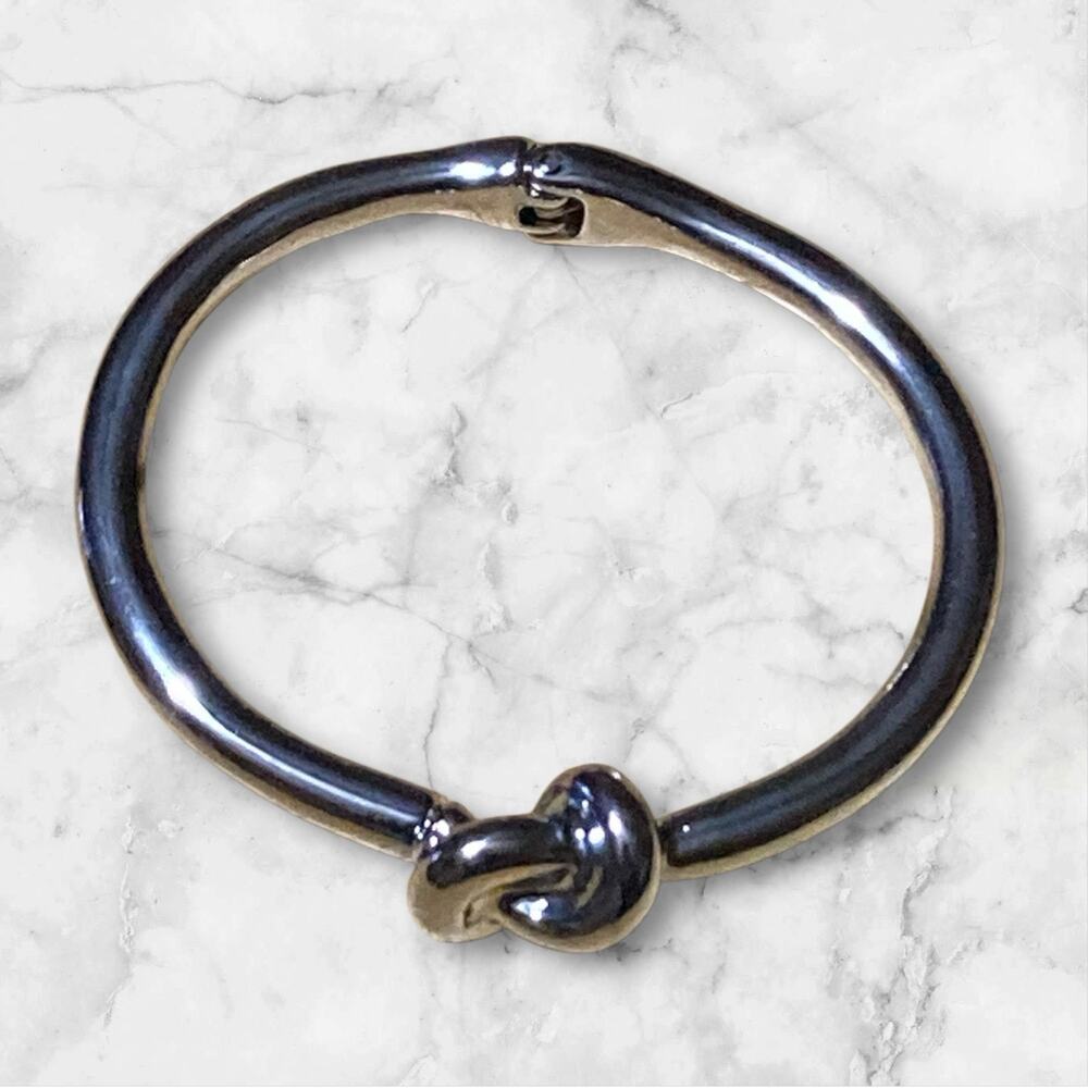 Silver Plated Interlok Single Knot‎ Hinged Bangle Bracelet Jewelry